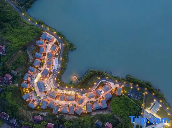Moyun Wild Luxury Resort