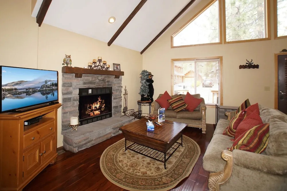Ski and Tee Cabin