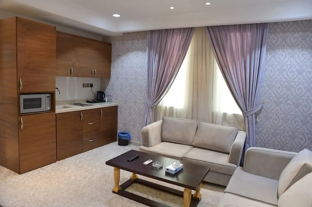 Crown City Hotel -فندق كراون ستي