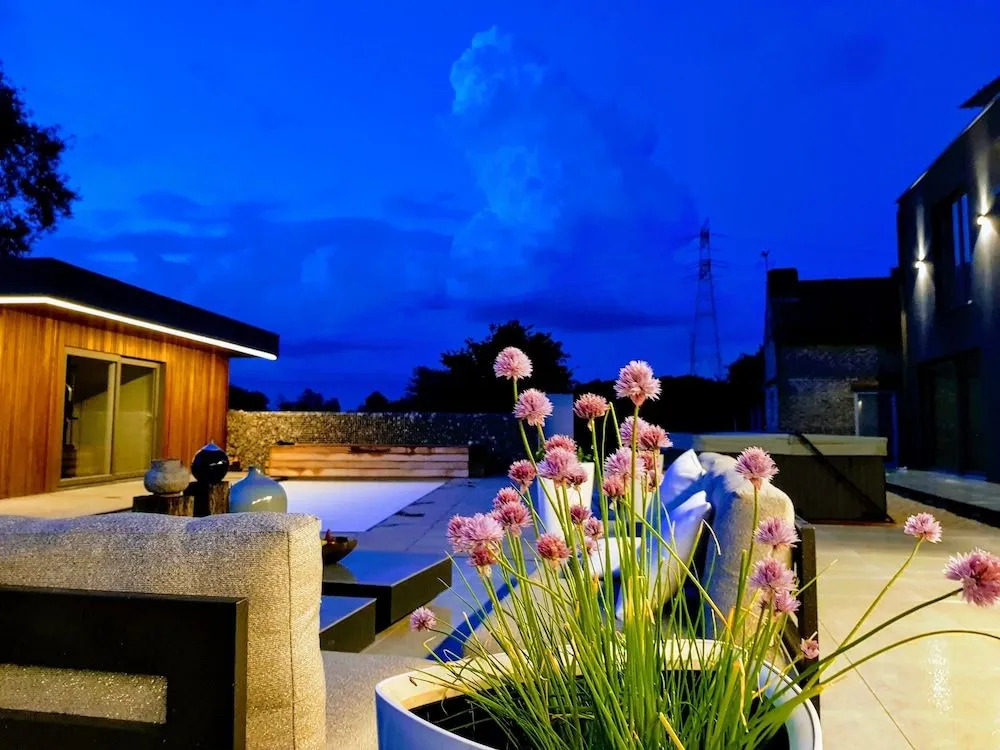akemi b&b