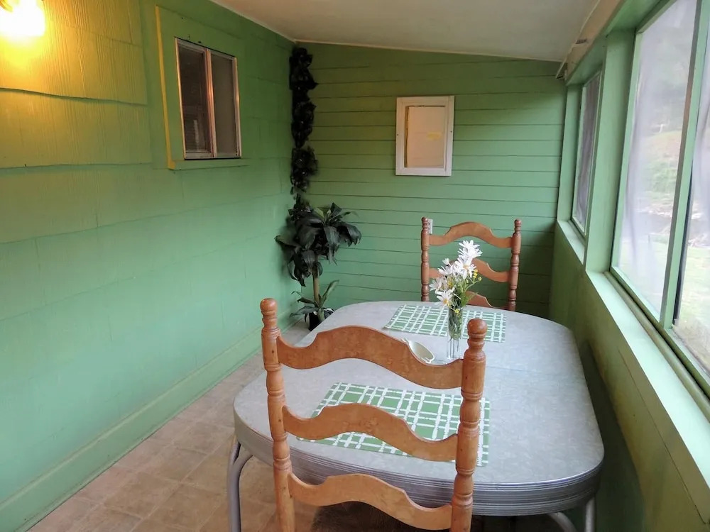 The Magnolia - 1 Br Cottage