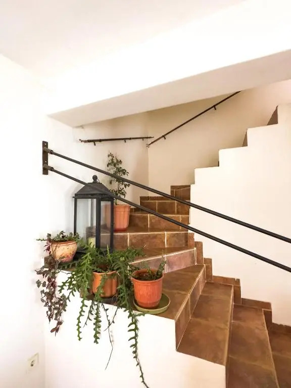 Cosy 2-Floor House with Garden