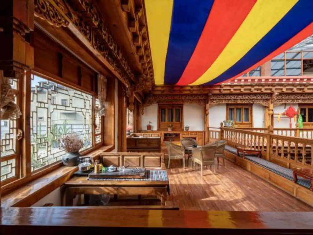 Shangri la Le Fu Ge Dan Inn (dukezong ancient city store)