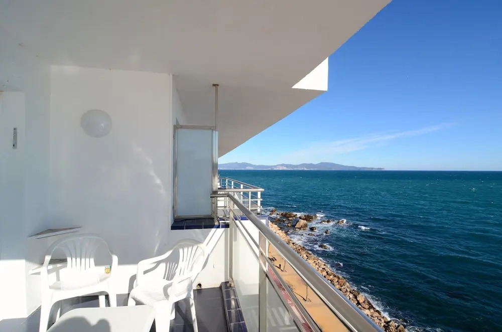 Apartamentos Front Mar