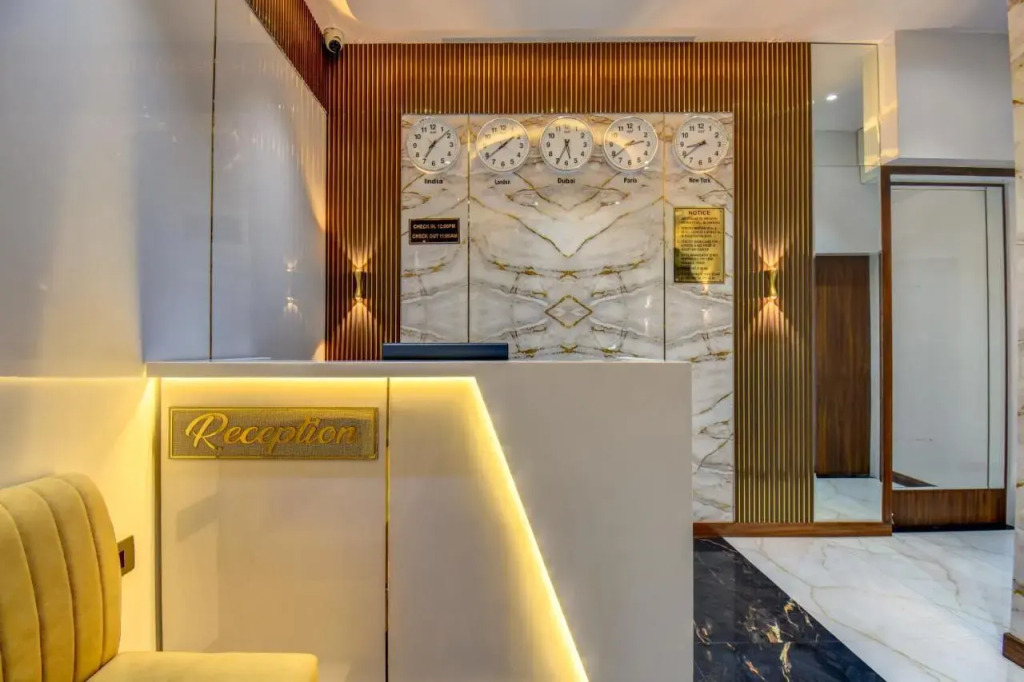 Hotel Majestic Crest
