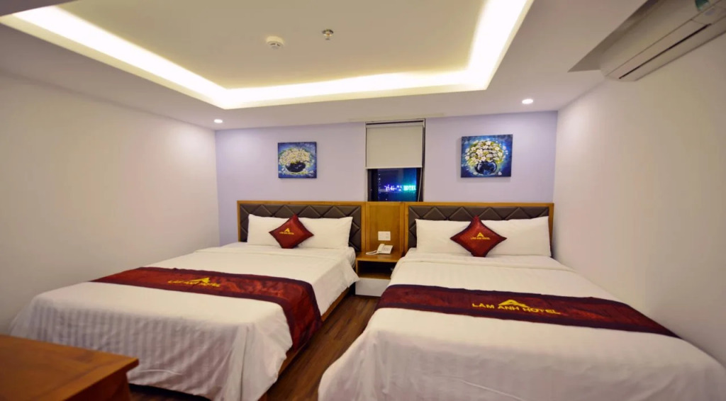 La Beach Hotel