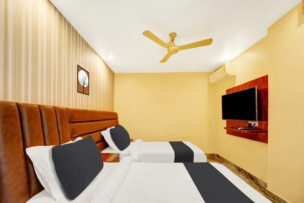 Super Townhouse OAK The Dev Regency