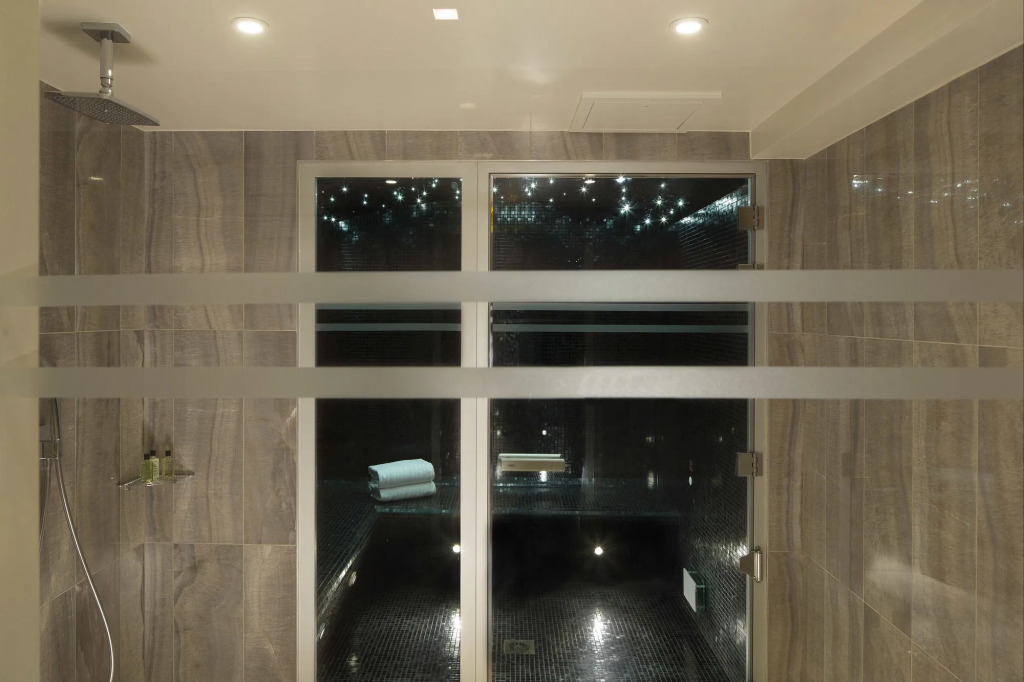 Hotel Monge