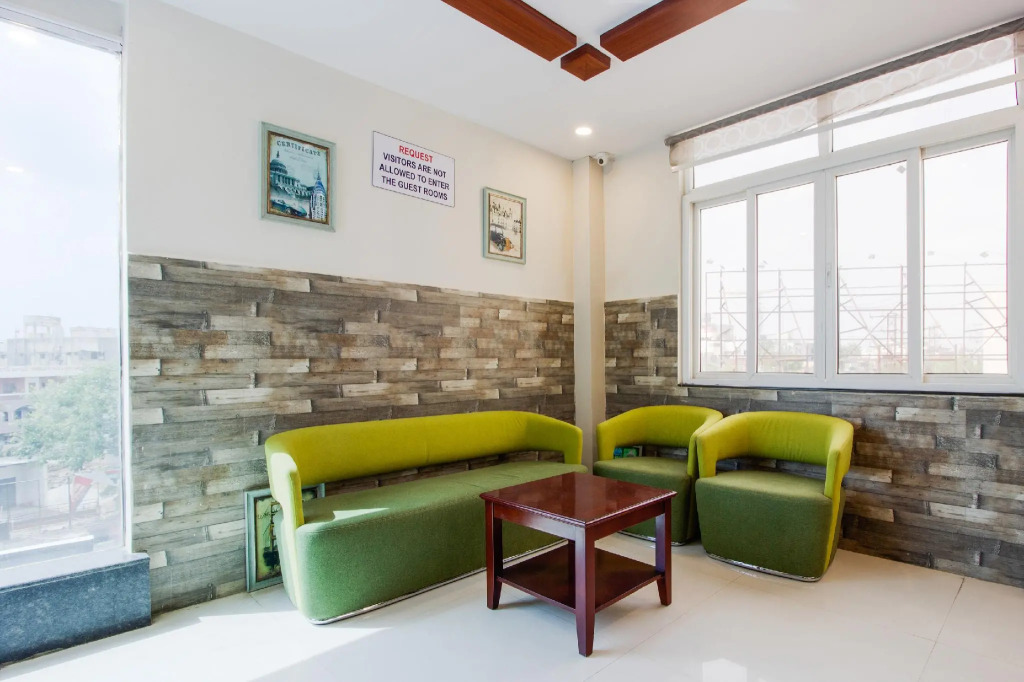 Mythri Guest House by OYO Rooms