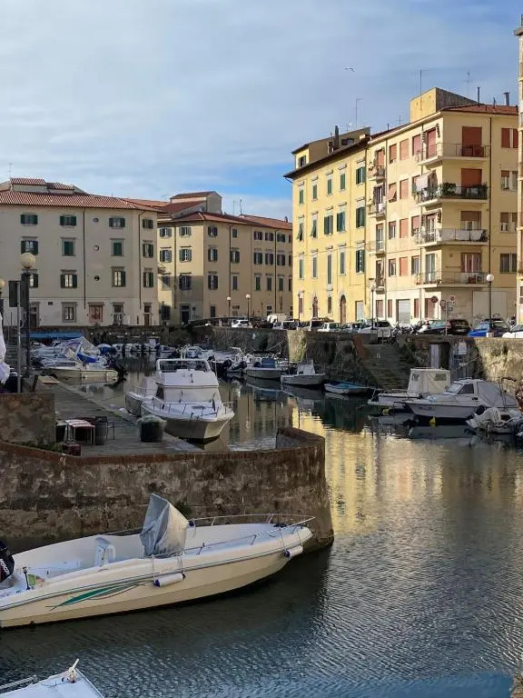Renovated apartment with 3 bedrooms in an historic palazzo between port and old town