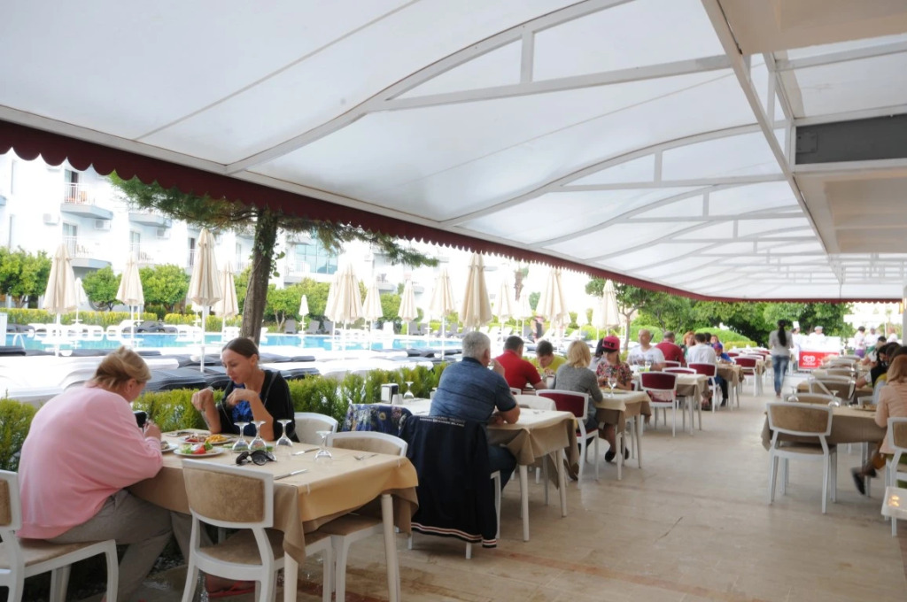 Caprice Beach Hotel