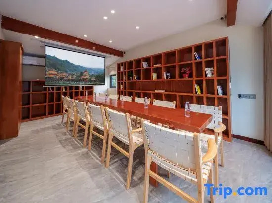Xinghe Mountain Language Boutique Homestay