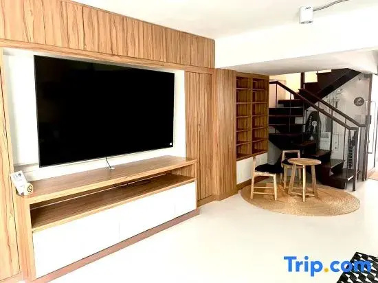 “Thong Lo” 3BR Home 75”SmartTV Netflix Thong Lo Alley · Quiet Home in the City Center
