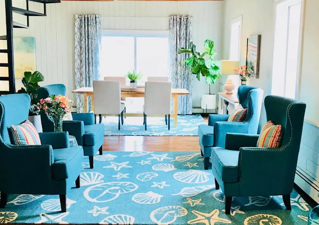 The Lighthouse Inn & Suites