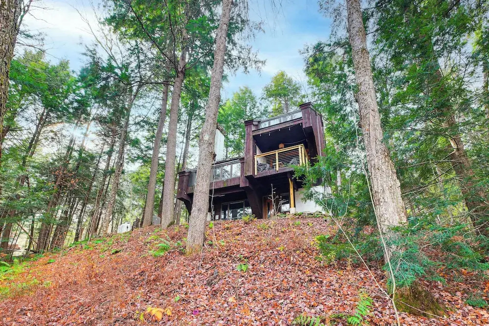 Vermont Mountain Retreat: The Antler House