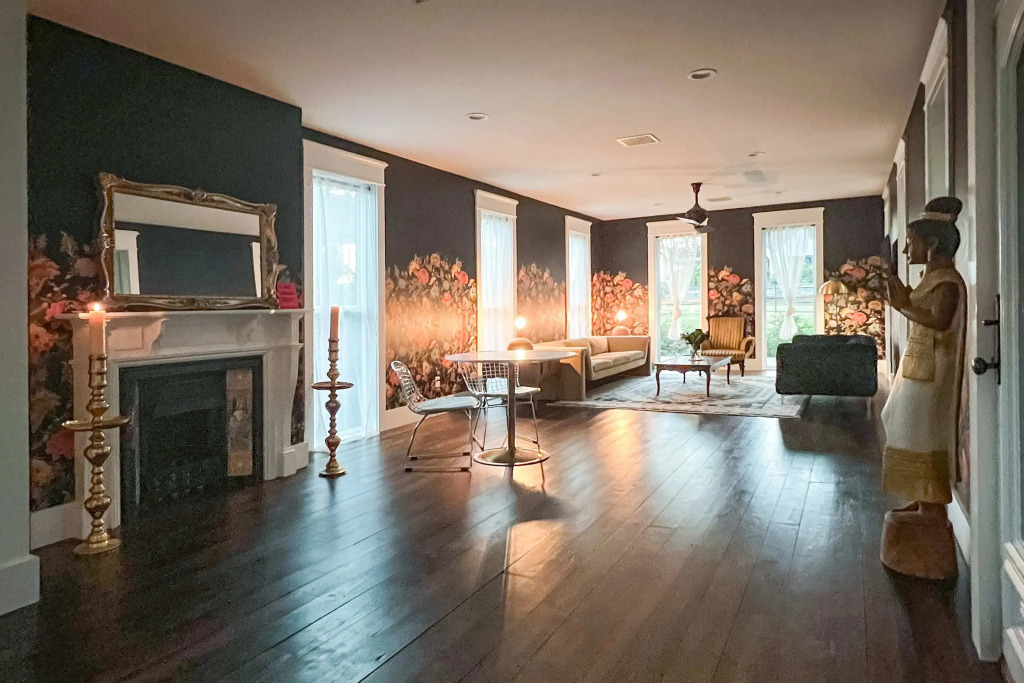 Rare - Unique East Austin Home - Walk to Downtown