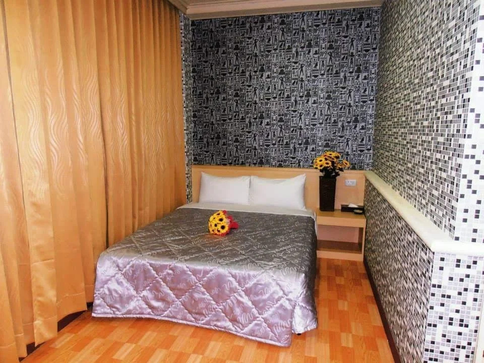 Yadu Hotel