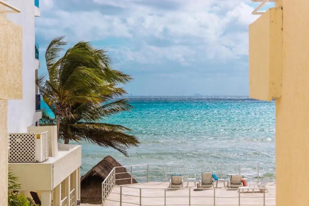 Luciana Hotel & Beach Club