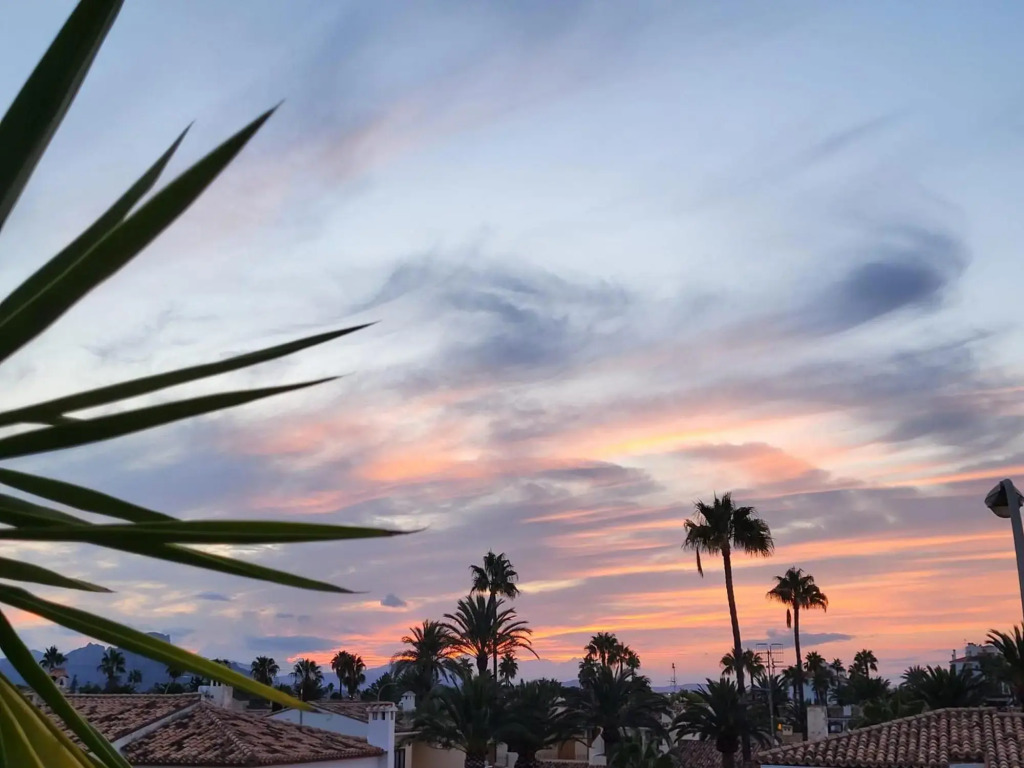 Perfect family holiday! Modern penthouse in Dénia only 200 m to the beach!