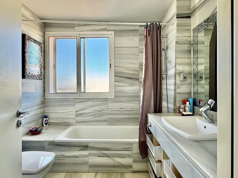 Nice Apartment With Shared Pool