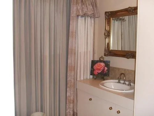 83 on Swan B&B