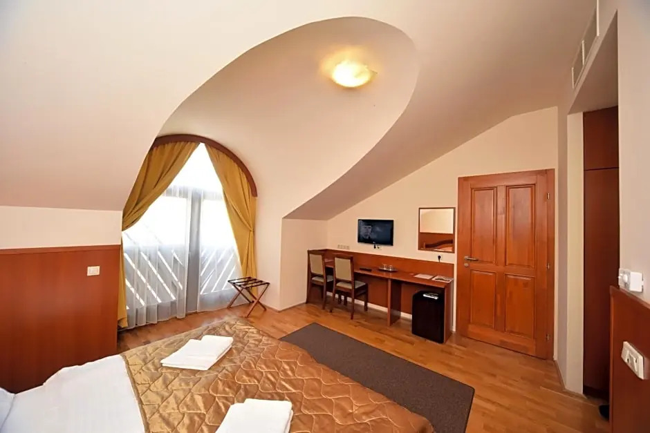 Hotel Kumánia