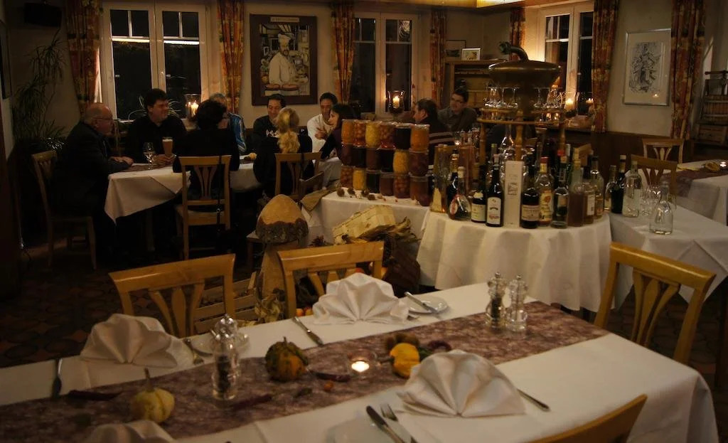 Gasthof zum Adler - Wahlwies-3 km z Bodensee Hotel geöffnet - Rest-Mo-Di-geschl