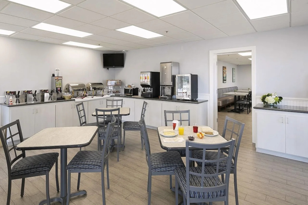 Pismo Lighthouse Suites