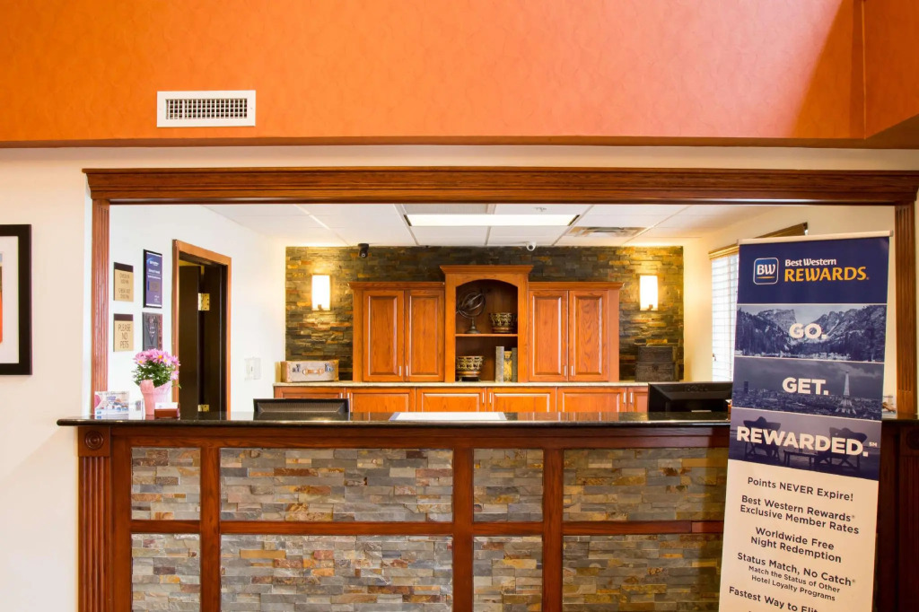 Executive Inn & Suites