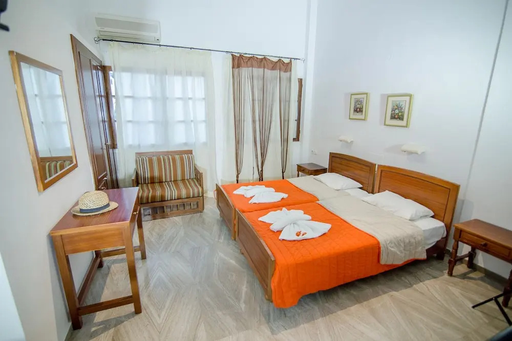 Elpida Apartments