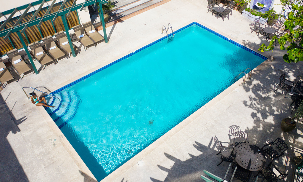 Courtleigh Hotel & Suites