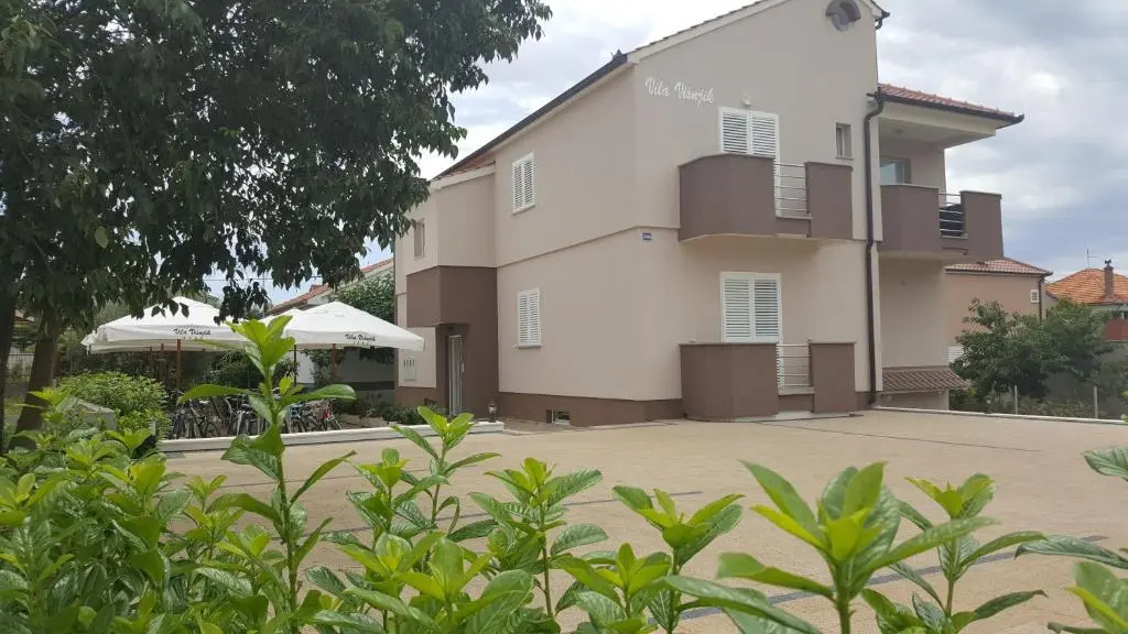 Apartments Villa Visnjik