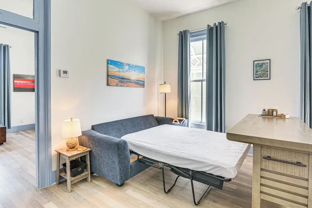 1 Mi to Beach: Historic Retreat in Galveston