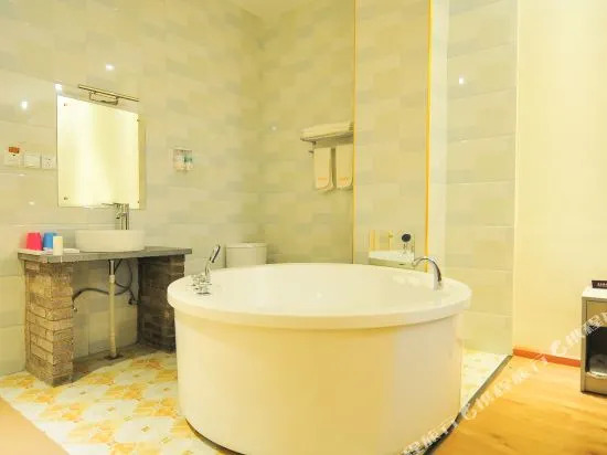 Caiyunju Hotel