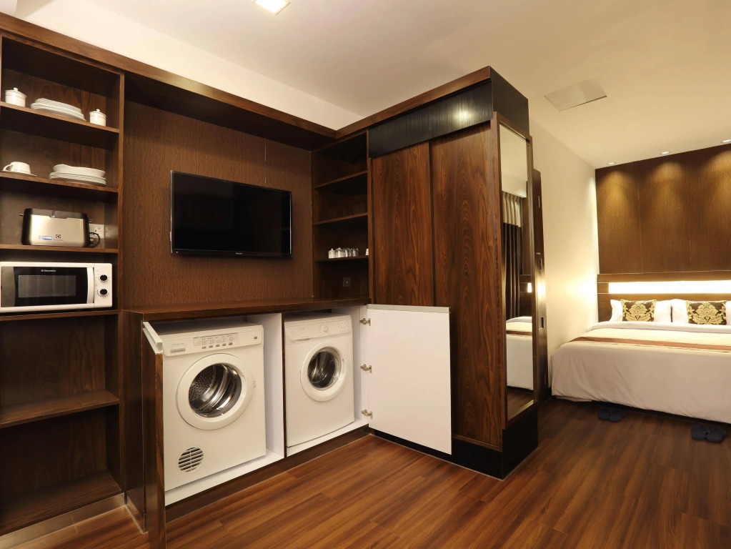 Clover Suites Royal Lake Yangon