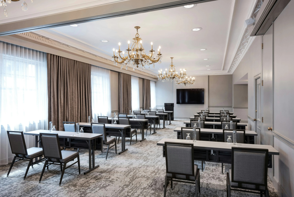 The Benson Portland, Curio Collection by Hilton