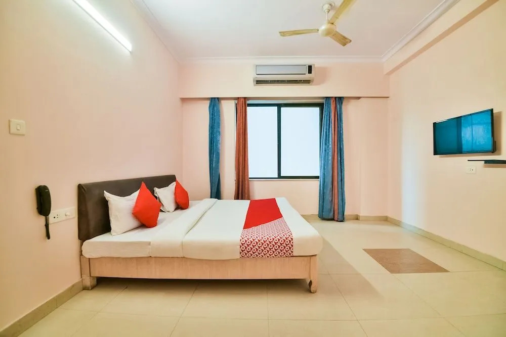 Oyo 37212 Hotel Soft Petals By Arn Group