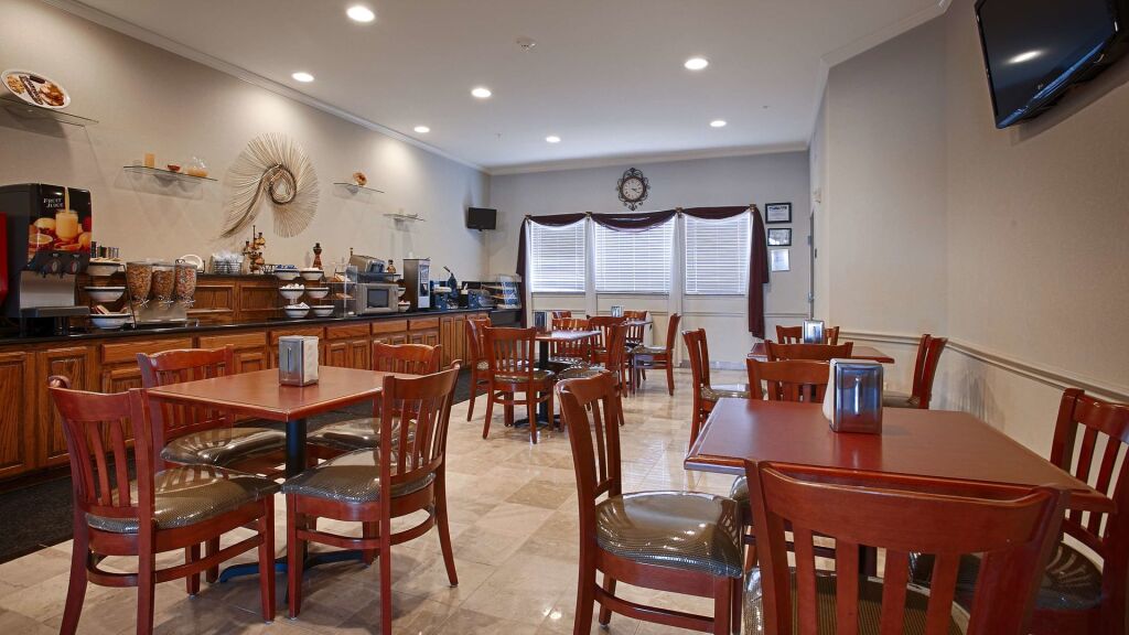 Best Western Limestone Inn and Suites