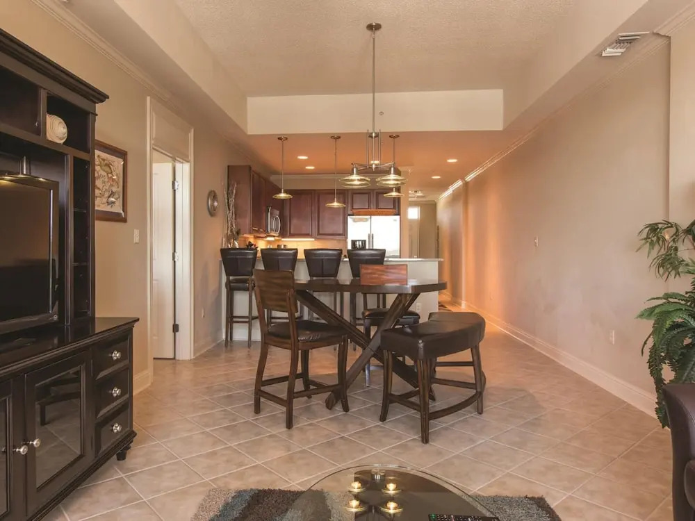 Wharf 521 by Youngs Suncoast