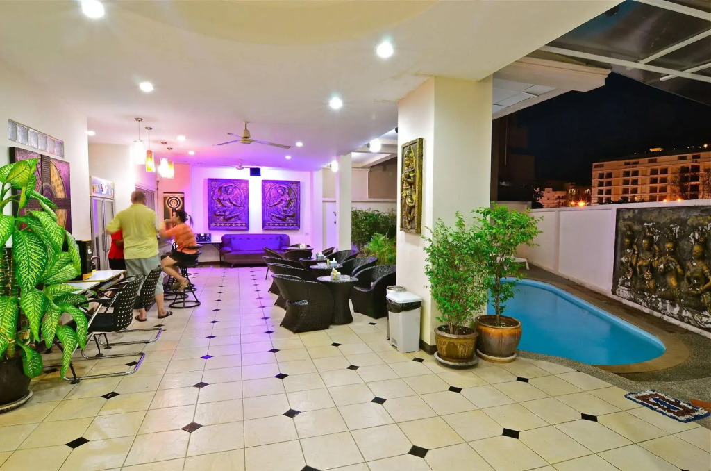 Square One Hotel Patong