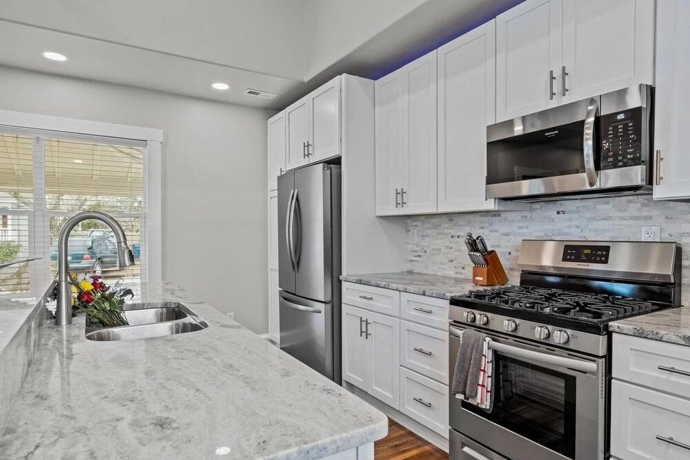 Conch's Point Cottage 2 Bedroom Home by RedAwning
