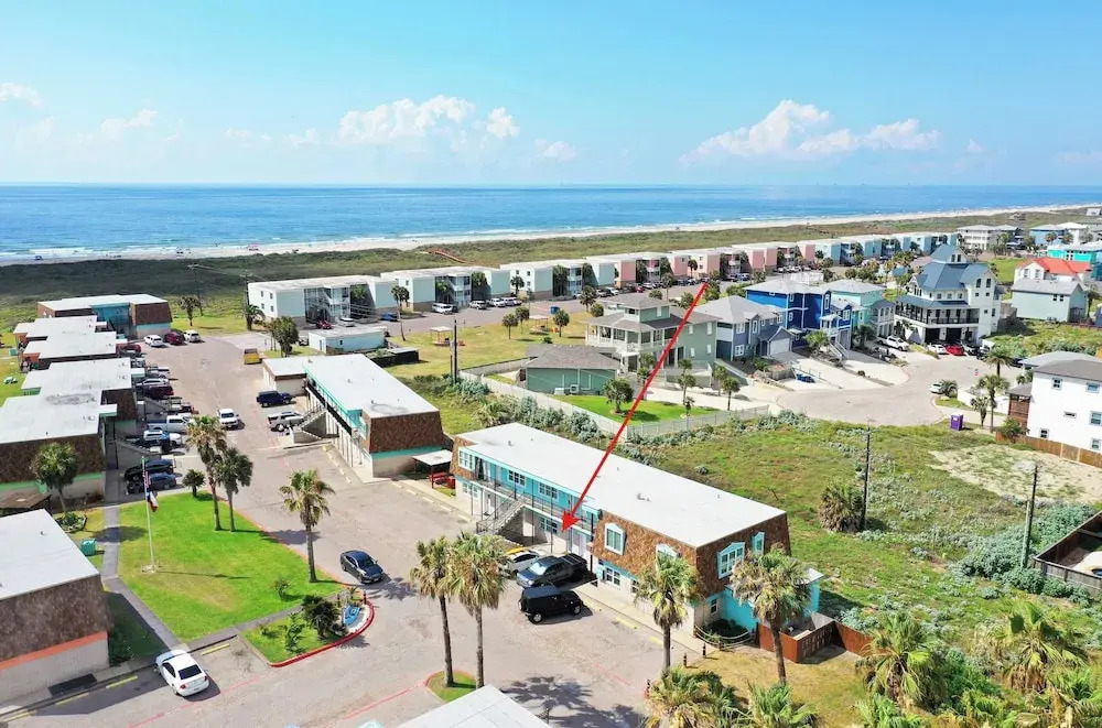 Beach Boardwalk Access, 2 Pools, Pickleball/tennis Beach Bliss by Avantstay