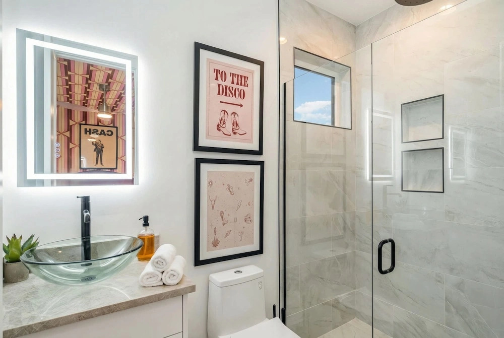 Elevator With Rooftop Hot Tub Pet-friendly Yard