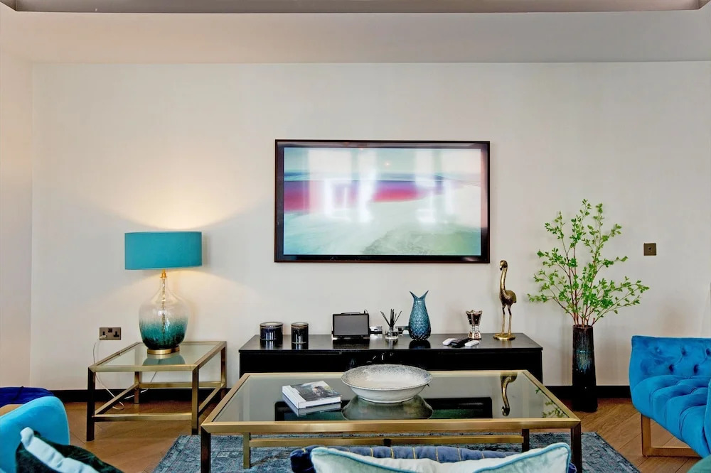 2-bed Deluxe Apt 104