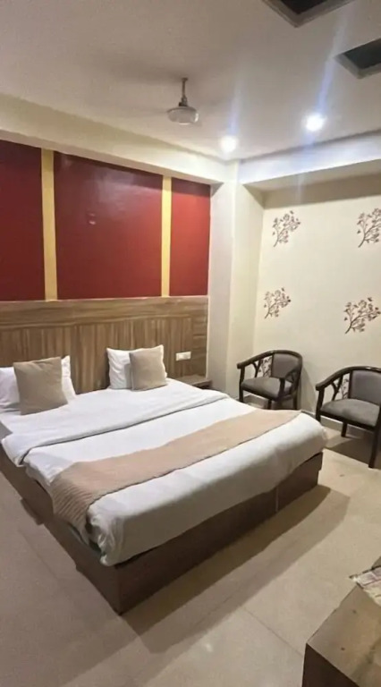 Hotel Modern Palace
