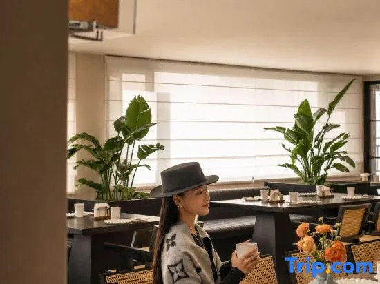 Lijiang Shiyi S | Sunlit Golden Mountain View Holiday Homestay