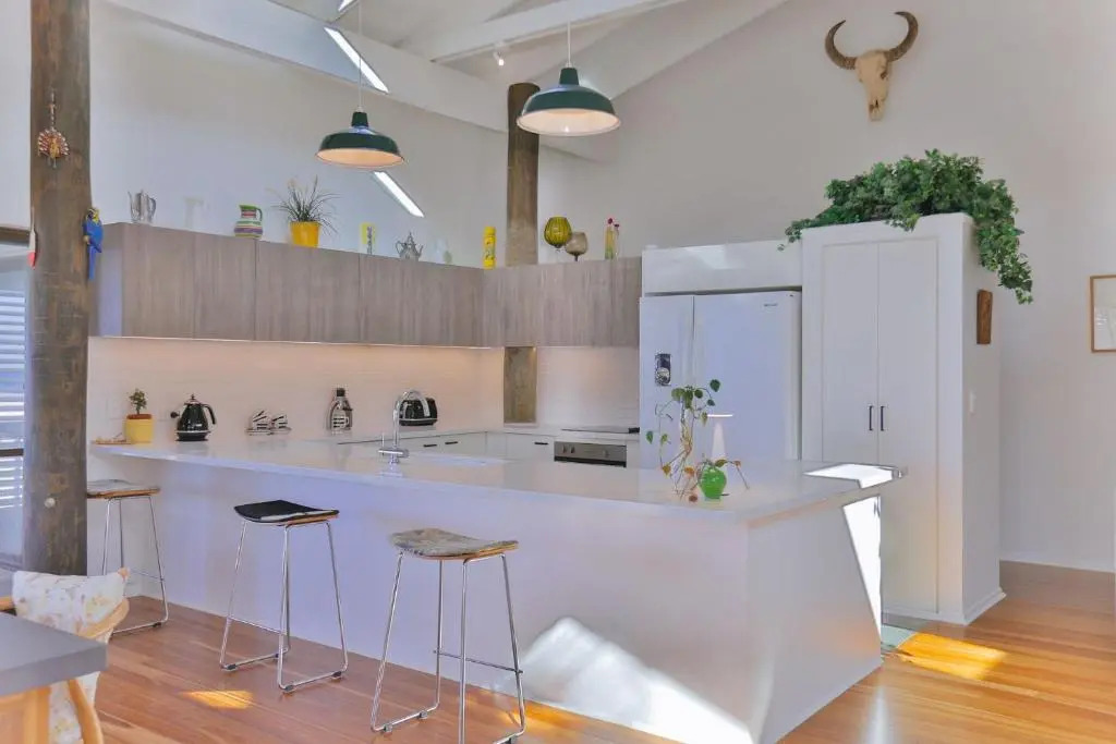 15 McAnally Drive Fabulous Family Home with Magnificent Ocean Views Pool Walk to Beach