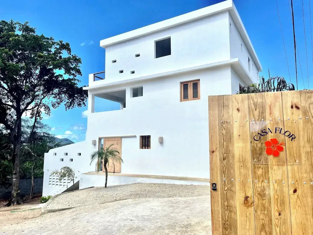 Casa flor vista al mar