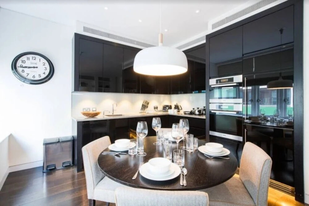 Exclusive 2 Bed in Mayfair with Private Terrace