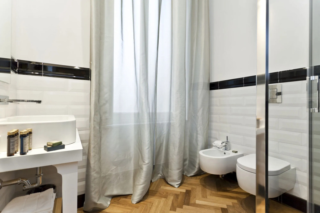 Vanity Navona